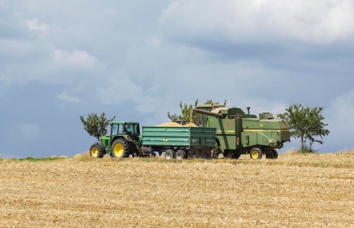 Getreideernte in Wolzburg (Foto: Alexander Pischikov, Wolzburg), veröffentlicht: 04.10.2020