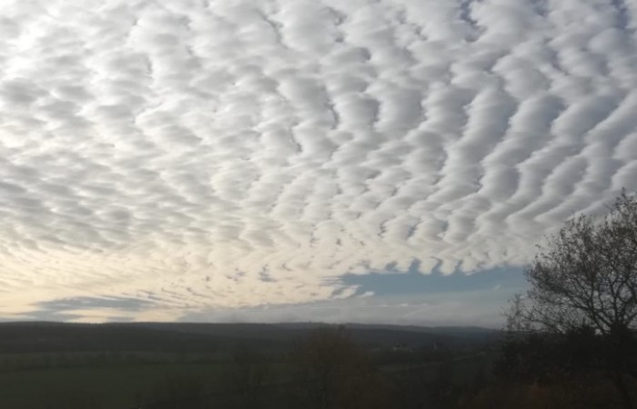Wattehimmel am gestrigen Samstagmorgen; Blick von Gutenthal aus auf den 